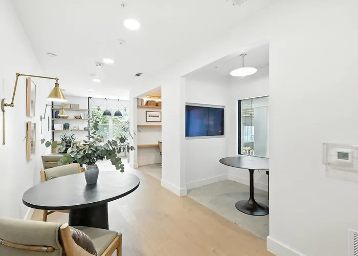 47 Chic 1bedroom, Pool, Gym & Yoga Studio, Near Stockyards Apartamento *
