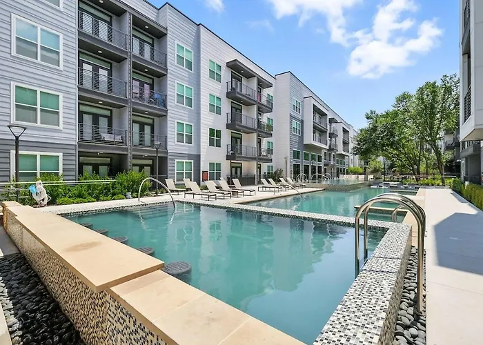 47 Chic 1bedroom, Pool, Gym & Yoga Studio, Near Stockyards