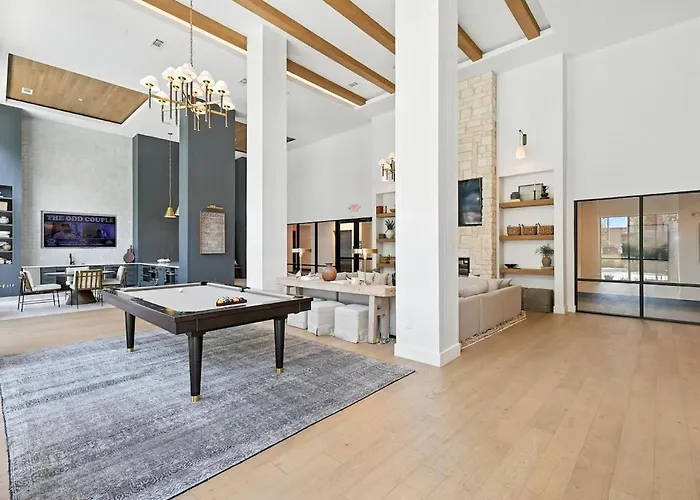 47 Chic 1bedroom, Pool, Gym & Yoga Studio, Near Stockyards